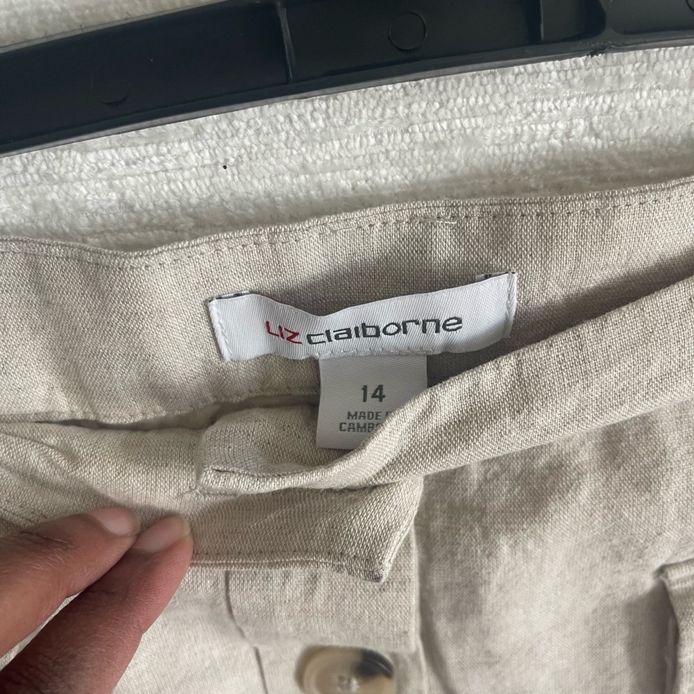 Liz Claiborne Beige Button-Front Linen-Blend Skirt with Patch Pockets - Picture 5 of 10